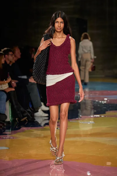 Look 54